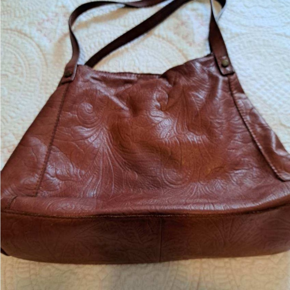 Elegant Brown Tooled Leather Shoulder Bag - Picture 2 of 13